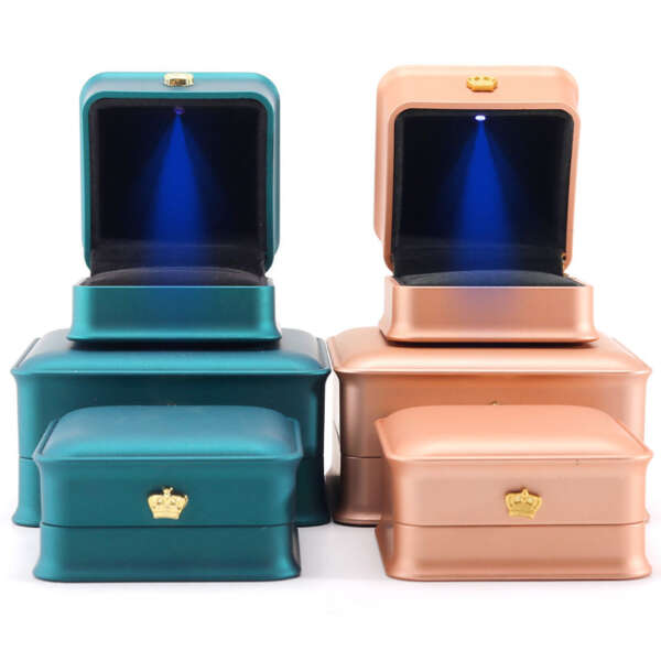luxury crown LED jewelry box for bracelet necklace ring view 3