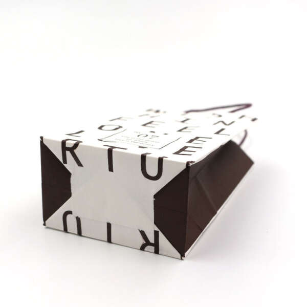 Wholesale mini wedding cosmetic jewelry paper bag for custom paper bag orders