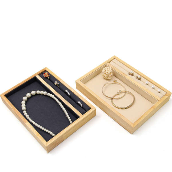 Elastic strip jewelry tray for bracelet pendant showcase