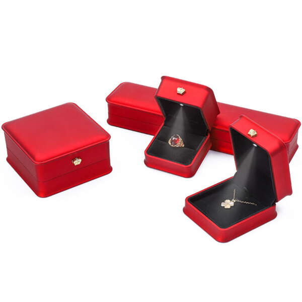 transparent LED jewelry storage box for pendant necklace bracelet ring earrings - product presentation