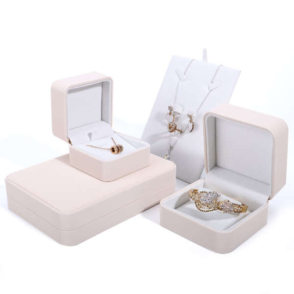 white PU leather necklace and ring jewelry packaging box view 3