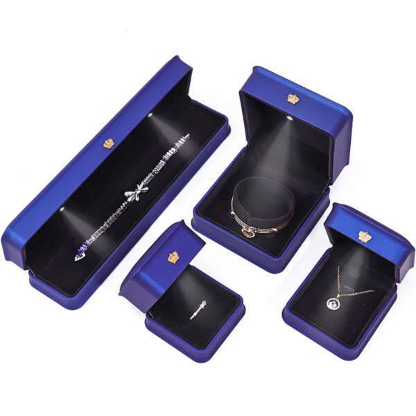crown shaped LED jewelry box with light for bracelet pendant necklace ring - gift packaging