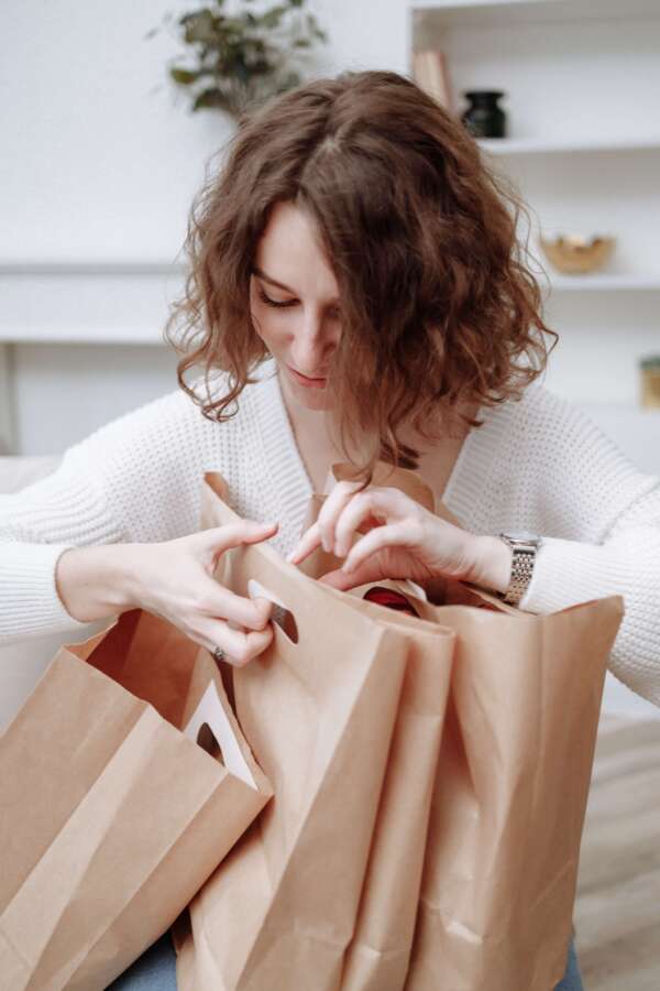 eco kraft shopping bag with die cut handle for supermarket view 3