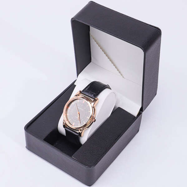 square flip PU leather travel watch box for men and women watches - product presentation