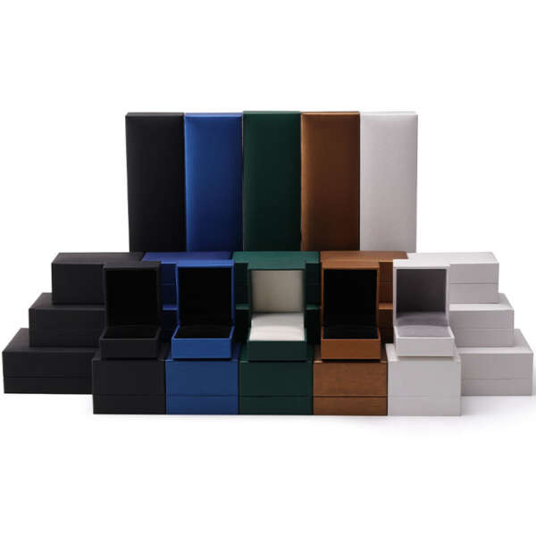 Branded earrings box with premium paper surface finish