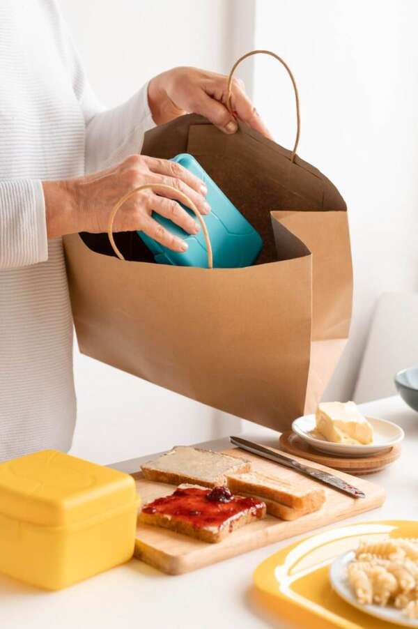 white recyclable kraft takeaway shopping paper bag for food clothing promotion view 3