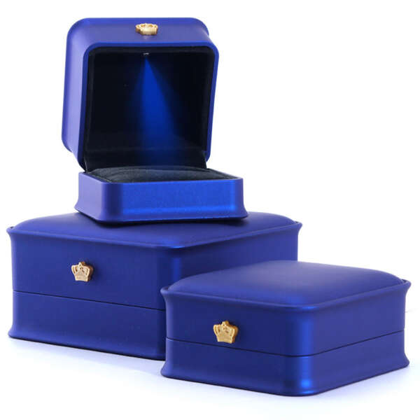 wholesale luxury crown LED jewelry box for bracelet necklace ring view 3