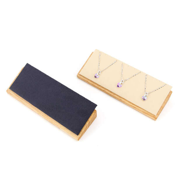 Triangle bracelet board for fashion pendant display