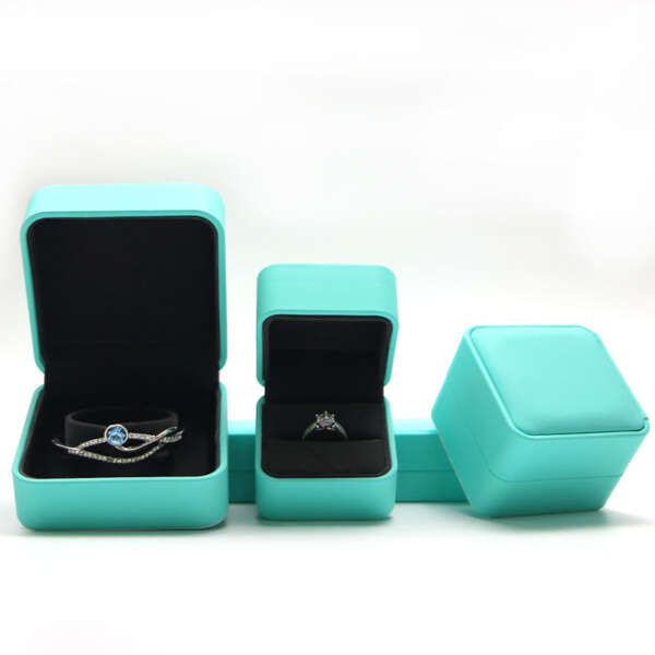 luxury PU leather jewelry ring box for retail gift display view 1