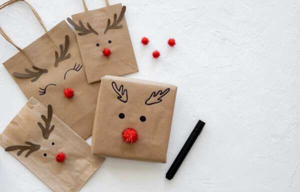 luxury coated Christmas kraft shopping paper bag for promotion view 2