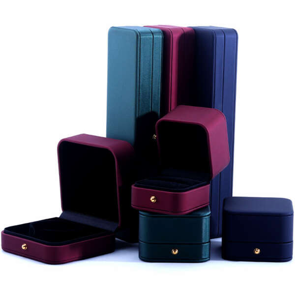 luxury PU leather jewelry set box for necklace bracelet stud earrings ring view 3