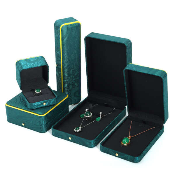Bracelet necklace earring box with premium soft finish