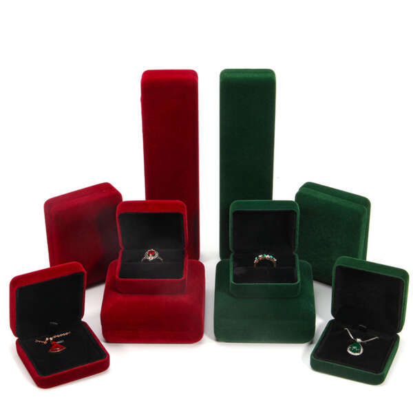 Wrought iron style jewelry box for bracelet and necklace