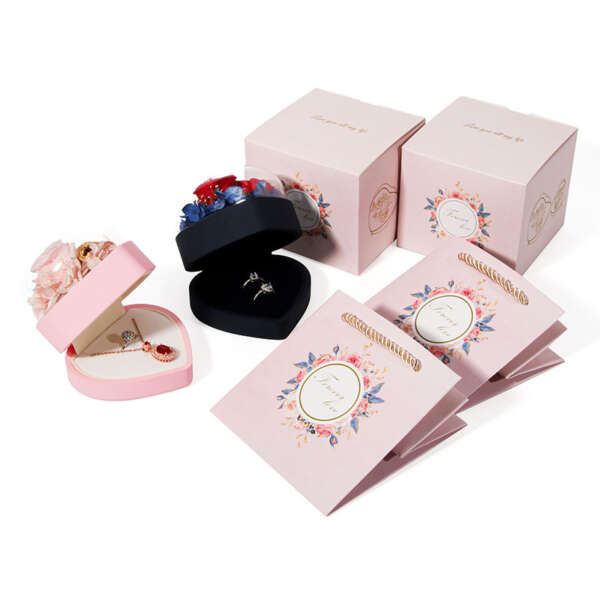 heart shaped flower jewelry gift box with packaging - product presentation