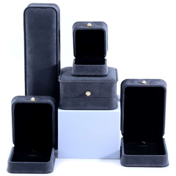 Luxury jewelry box with pearl lock detail for bracelet earrings ring