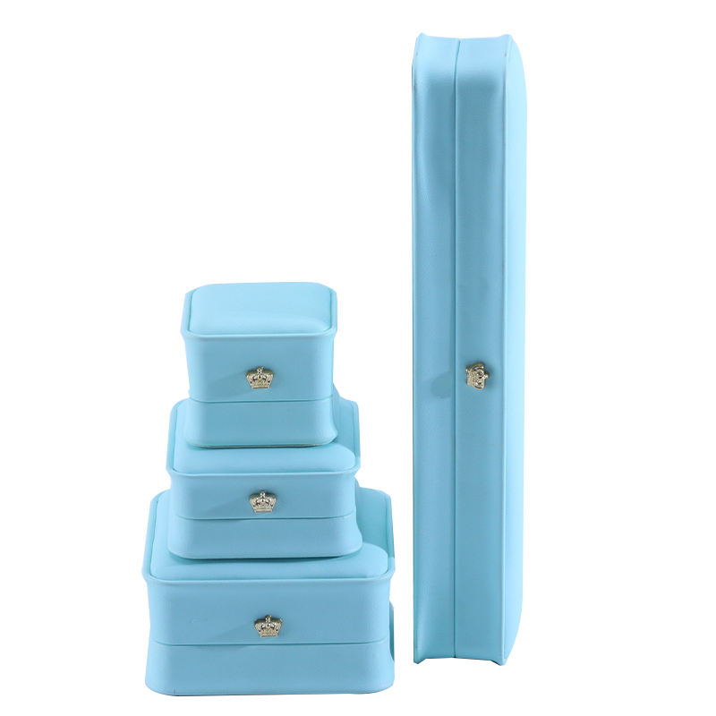 Luxury jewelry gift box with premium structure, insert, and refined finishing