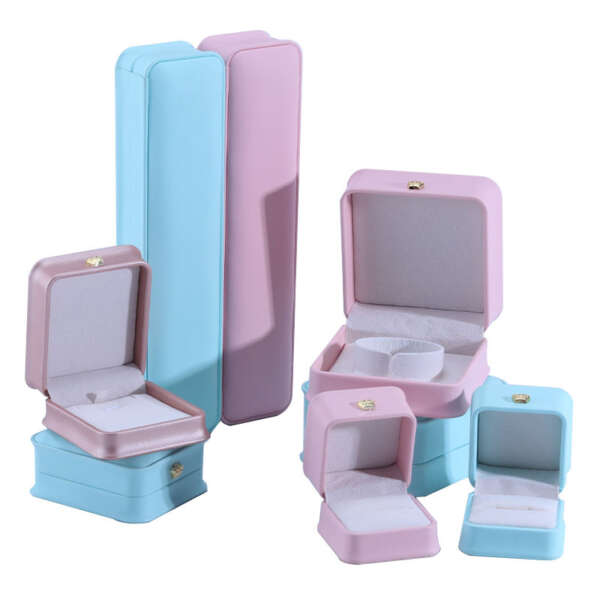 crown design luxury PU leather jewelry suit box for ring necklace view 3