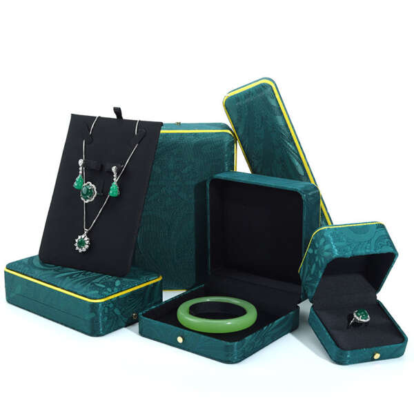 Handmade rounded jewelry box for necklace and earrings