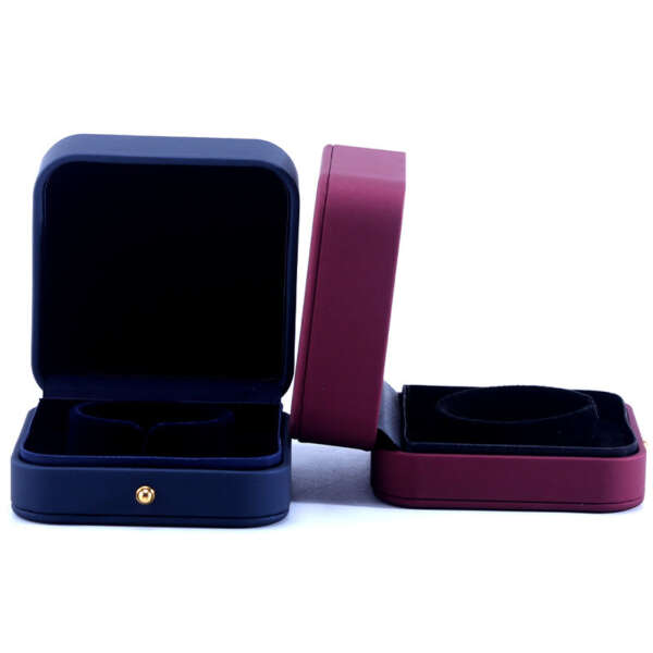 luxury PU leather jewelry set box for necklace bracelet stud earrings ring view 6