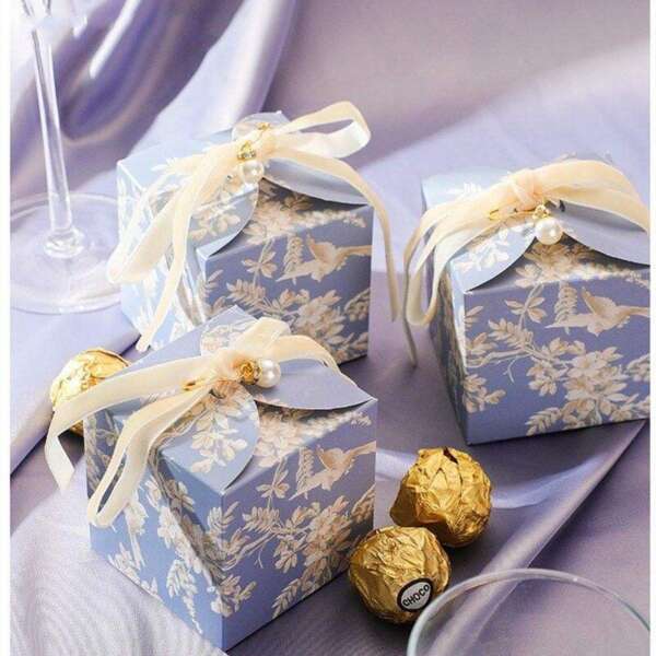 Candy boxes with ribbon